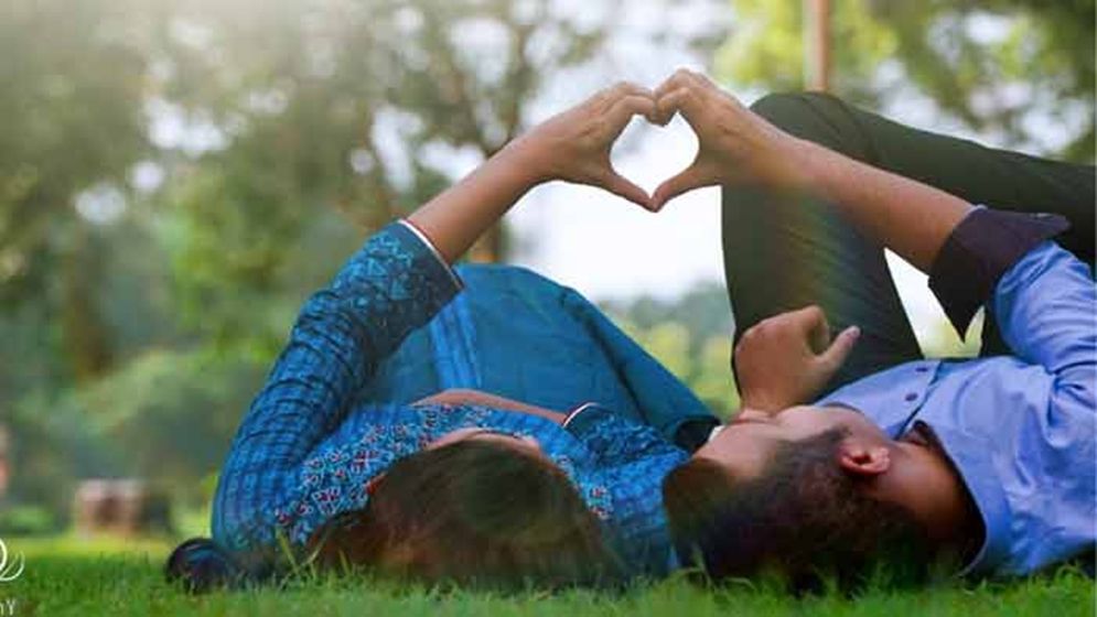 ভালোবাসা দিবসে হয়ে উঠুন অনন্যা, প্রিয় মানুষটাকে যেভাবে চমকে দেবেন