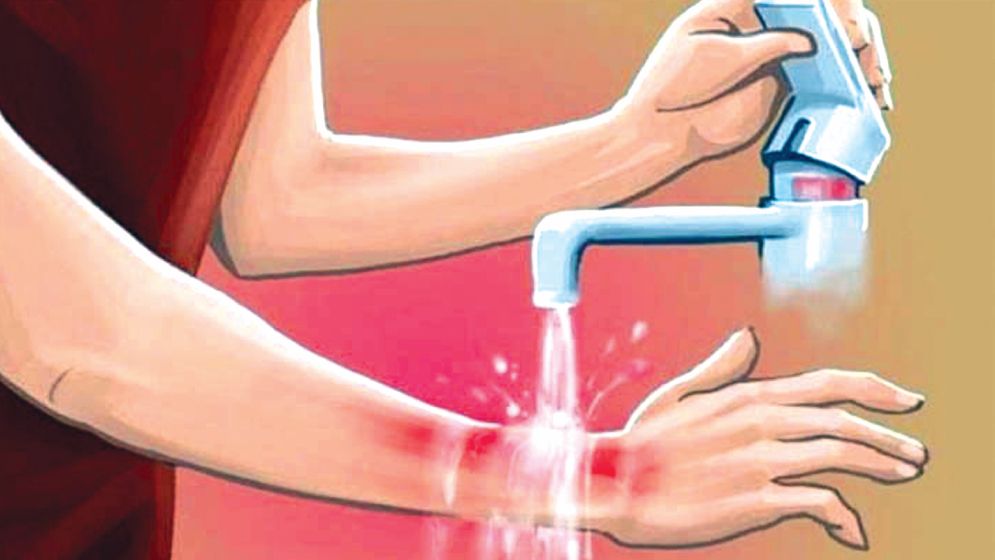 দুর্ঘটনার পরপর প্রাথমিক চিকিৎসায় কী করবেন