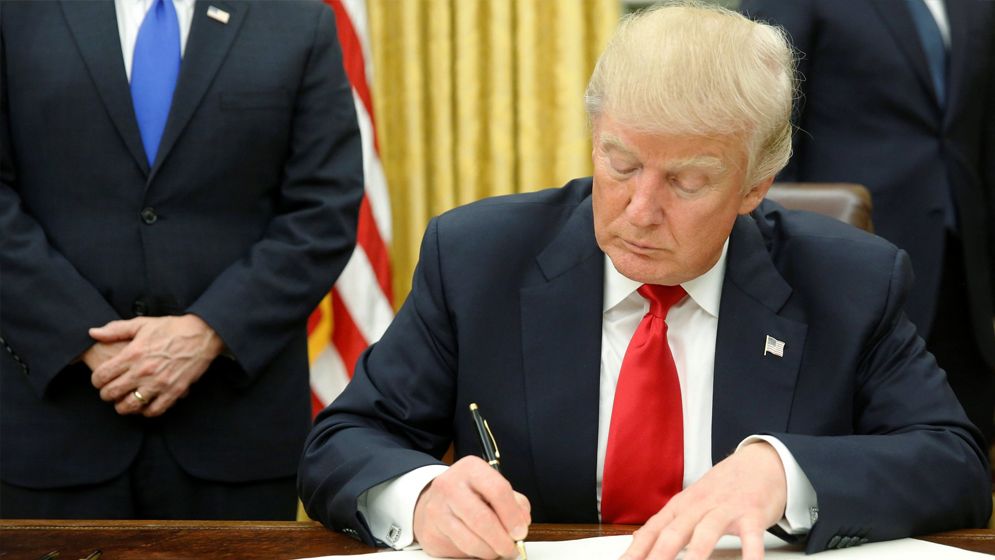 ইরানের সঙ্গে বাণিজ্য করা দেশগুলোর ওপর শুল্ক আরোপের হুঁশিয়ারি ট্রাম্পের