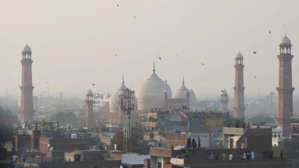 ১৯ বছর পর পাকিস্তানে ফিরল ঘুড়ি উৎসব