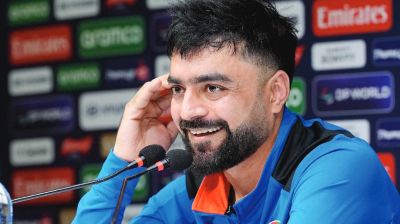 আফগানিস্তানের নারী দল দেখতে চান রশিদ খান
