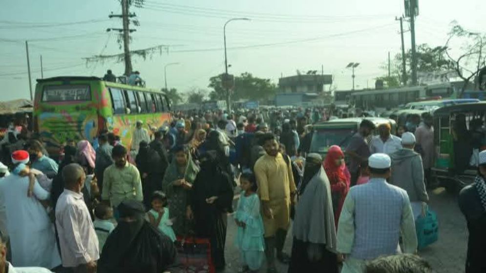 ভোট উৎসবে শামিল হতে বাড়ি ফিরছেন ভোটাররা