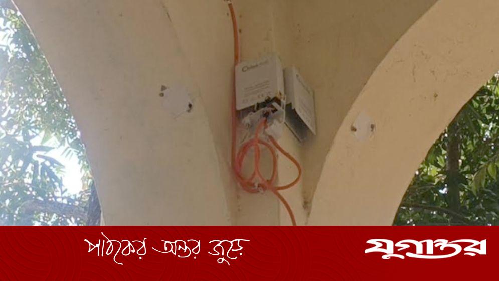 চট্টগ্রামের আনোয়ারায় ভোটকেন্দ্র থেকে সিসি ক্যামেরা চুরি: নিরাপত্তা প্রশ্নবিদ্ধ