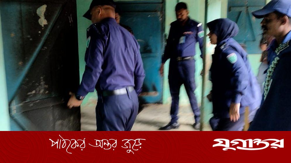 হবিগঞ্জের স্কুল কেন্দ্রে অগ্নিসংযোগের চেষ্টা, দুর্বৃত্তরা পালিয়ে গেছে