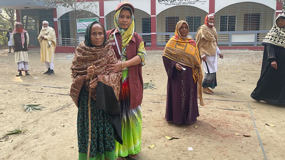 ‘জীবনের শেষ’ ভোট দিলেন শতবর্ষী হাসিনা