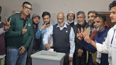 ভোটের মাধ্যমে দেশে গণতান্ত্রিক পরিবেশ সৃষ্টি হয়েছে: ড. মঈন খান