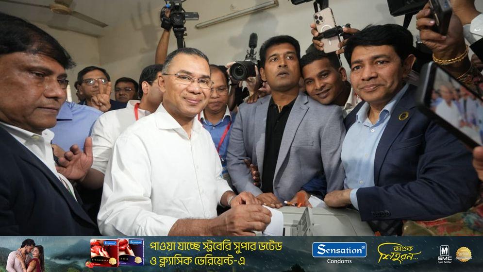 গুলশানে পরিবারসহ ভোট দিলেন তারেক রহমান, বিএনপির জয়ে দৃঢ় আশাবাদী