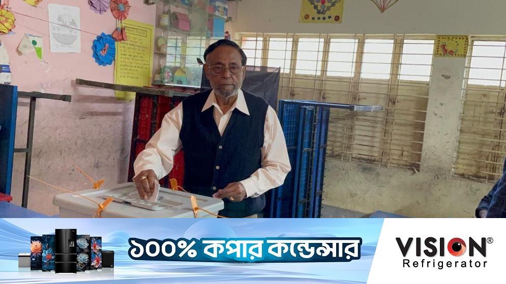 ১১ দলীয় জোট সরকার গঠনের আশাবাদ কর্নেল অলির, ভোট কেন্দ্রে অভিযোগ ও প্রত্যাশা