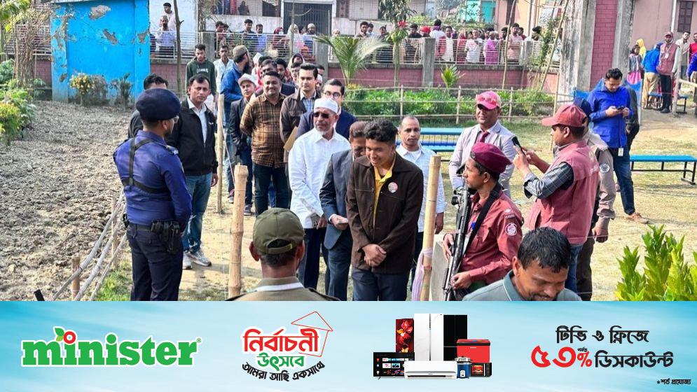 ত্রয়োদশ সংসদ নির্বাচনে ভোট দিলেন বিএনপি নেতা লুৎফুজ্জামান বাবর