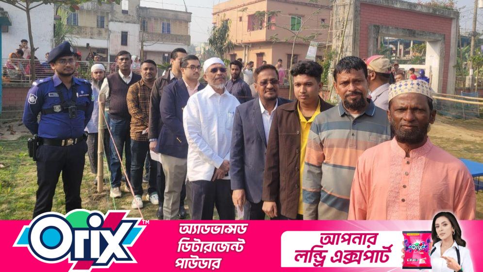 ১৭ বছর পর ভোট দিতে পেরে লুৎফুজ্জামান বাবরের আবেগঘন মন্তব্য