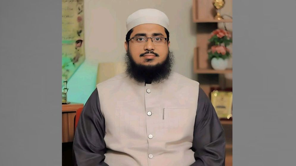 নির্বাচনে প্রার্থী হওয়ায় খতিবকে চাকরিচ্যুত