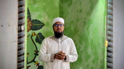 ভোটে জিতেই জুমার নামাজে ইমামতি করলেন জামায়েতের এমপি