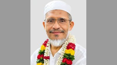 ফুলেল শুভেচ্ছায় সিক্ত হলেন লুৎফুজ্জামান বাবর