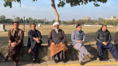 ইমরান খানের চিকিৎসার দাবি, পার্লামেন্টে বিরোধীদের অবস্থান