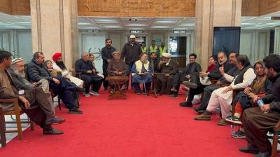 ইমরান খানকে আল-শিফা হাসপাতালে নেওয়ার দাবিতে অবস্থান কর্মসূচি চলমান