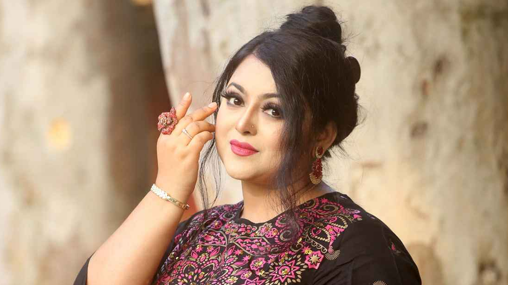 জটিল রোগে আক্রান্ত চিত্রনায়িকা শাহনূর, ফেসবুকে আবেগঘন বার্তা