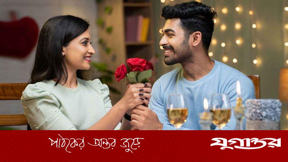 পুরুষ কেন বয়সে বড় নারীর প্রেমে পড়েন? মনোবিদের বিশ্লেষণ