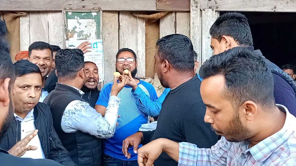 গৃহায়ণ ও গণপূর্ত প্রতিমন্ত্রী হলেন সুমন, ভাণ্ডারিয়ায় আনন্দের জোয়ার