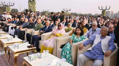 দক্ষিণ প্লাজায় শপথের সাক্ষী বিদায়ী প্রধান উপদেষ্টা