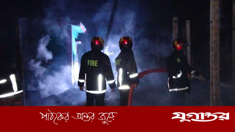 কুমিল্লার চান্দিনায় ভয়াবহ অগ্নিকাণ্ডে সাংবাদিকসহ ছয় পরিবার সর্বস্বান্ত
