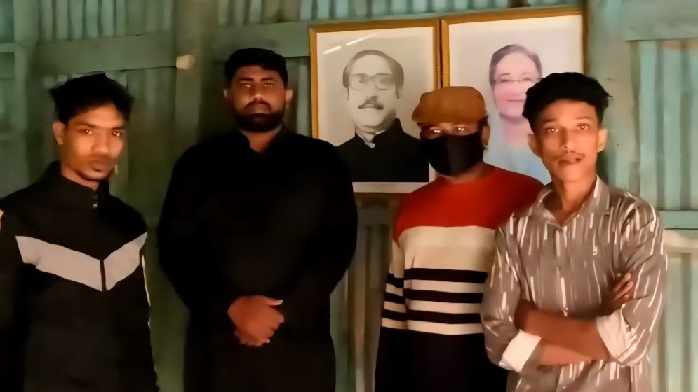 বরগুনায় কার্যালয়ে হাসিনার ছবি টাঙিয়ে আ. লীগের কার্যক্রম শুরু
