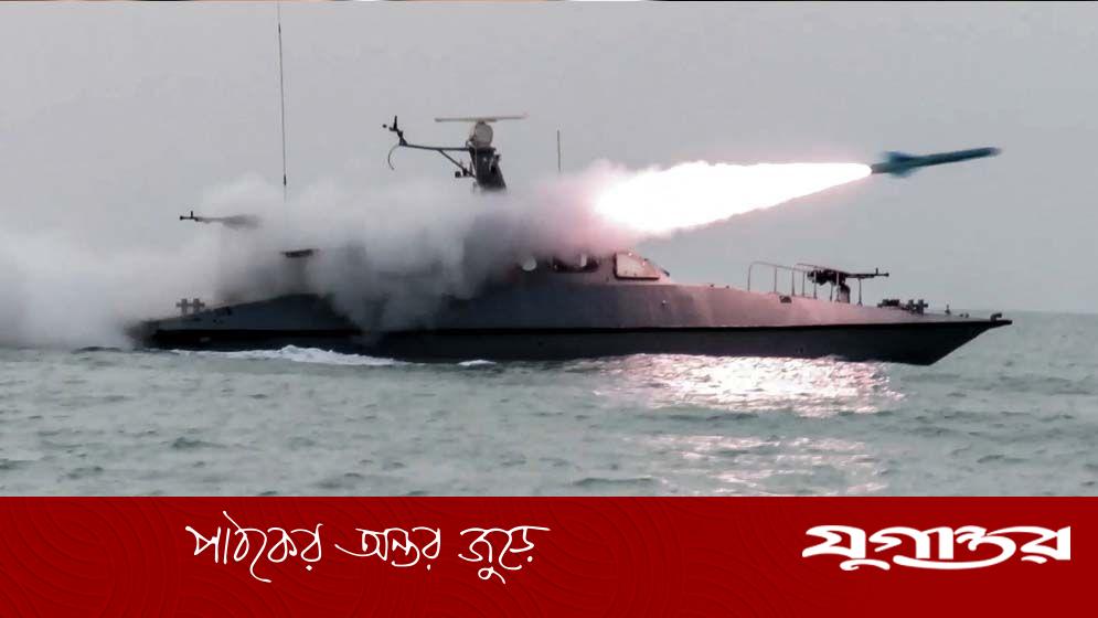 ইরানের সর্বোচ্চ নেতা খামেনির হুঁশিয়ারি: পারস্য উপসাগরে মার্কিন যুদ্ধজাহাজ ডুবিয়ে দেওয়ার ক্ষমতা আছে