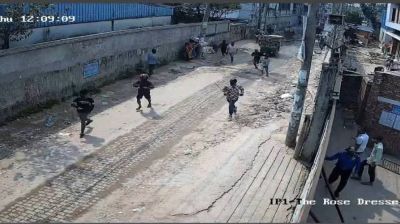 আশুলিয়ায় ঝুট ব্যবসা দখল নিয়ে সংঘর্ষ, আহত ১২