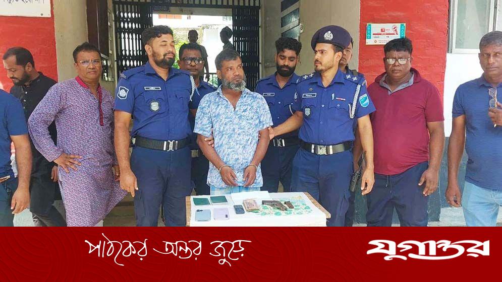 কারাগারে বসেই অবৈধ অস্ত্র ব্যবসা নিয়ন্ত্রণের অভিযোগ, মানিকগঞ্জে তোলপাড়