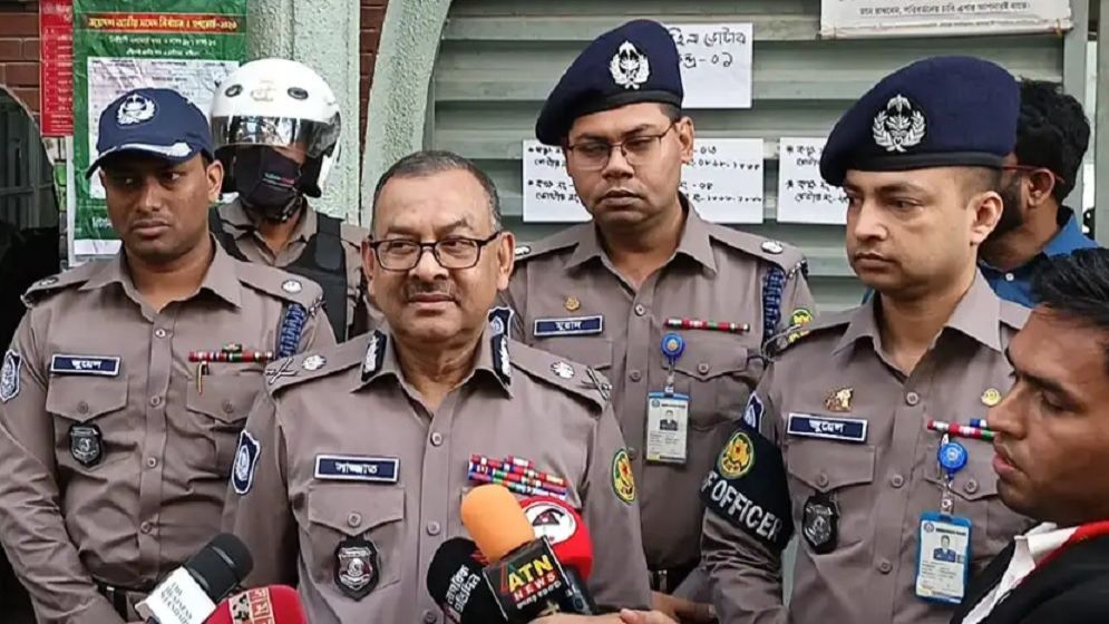 একুশে ফেব্রুয়ারি ঘিরে নিরাপত্তা শঙ্কা নেই: ডিএমপি কমিশনার