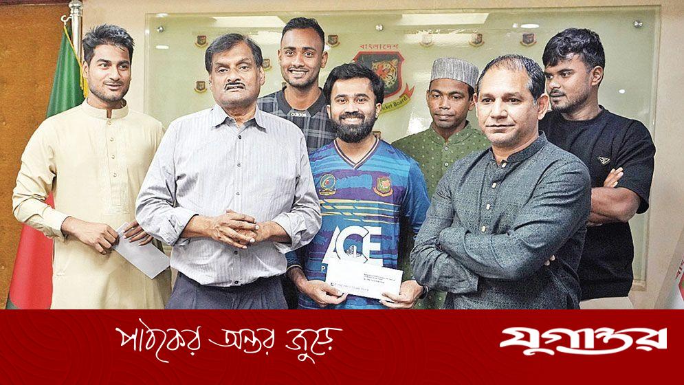 বিপিএল শেষ হওয়ার ২৫ দিন পর খেলোয়াড়দের পাওনা বুঝিয়ে দিল বিসিবি