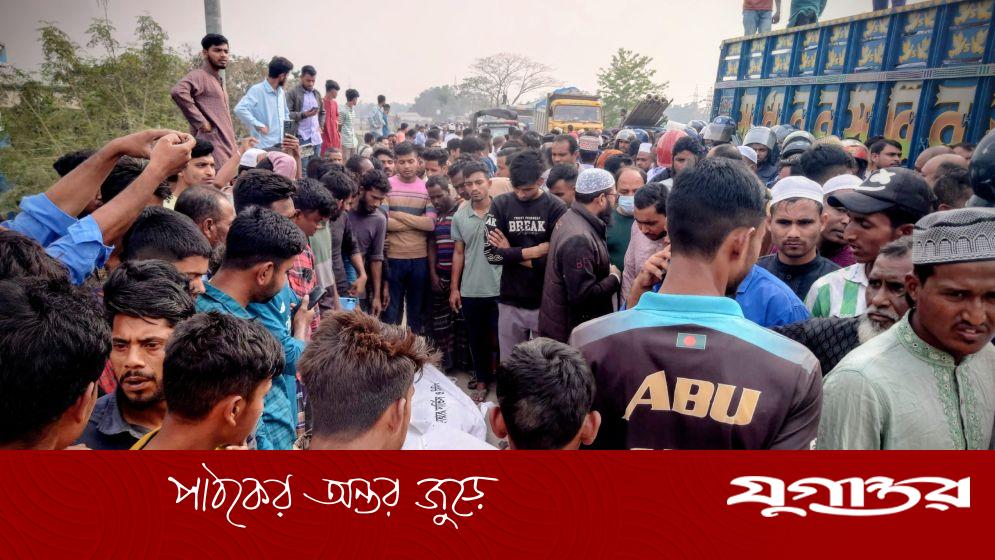 শেরপুরে ট্রাকচাপায় বাবা-ছেলের মৃত্যু: জুমার নামাজ শেষে বাড়ি ফেরার পথে মর্মান্তিক দুর্ঘটনা