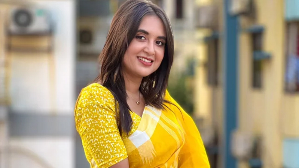 হাসপাতাল থেকে বাসায় ফিরলেন তানিয়া বৃষ্টি