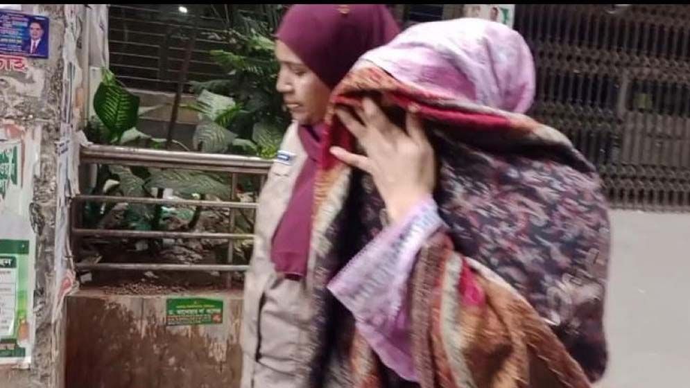 শিশু গৃহকর্মীকে নির্যাতনের কথা স্বীকার করলেন বিমানের সাবেক এমডির স্ত্রী বীথি