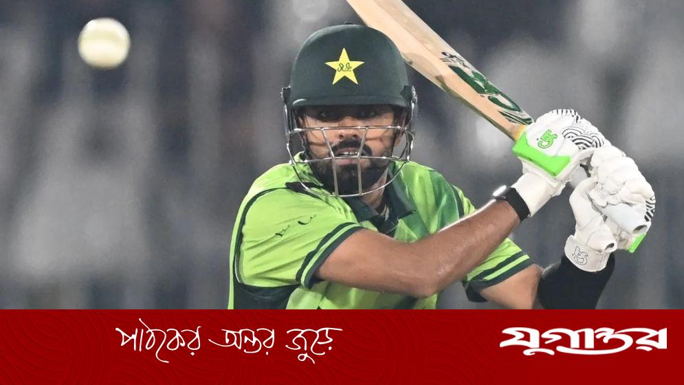 বাবর আজমকে কেন ব্যাটিং সুযোগ দেওয়া হয়নি, কোচ হেসনের ব্যাখ্যা