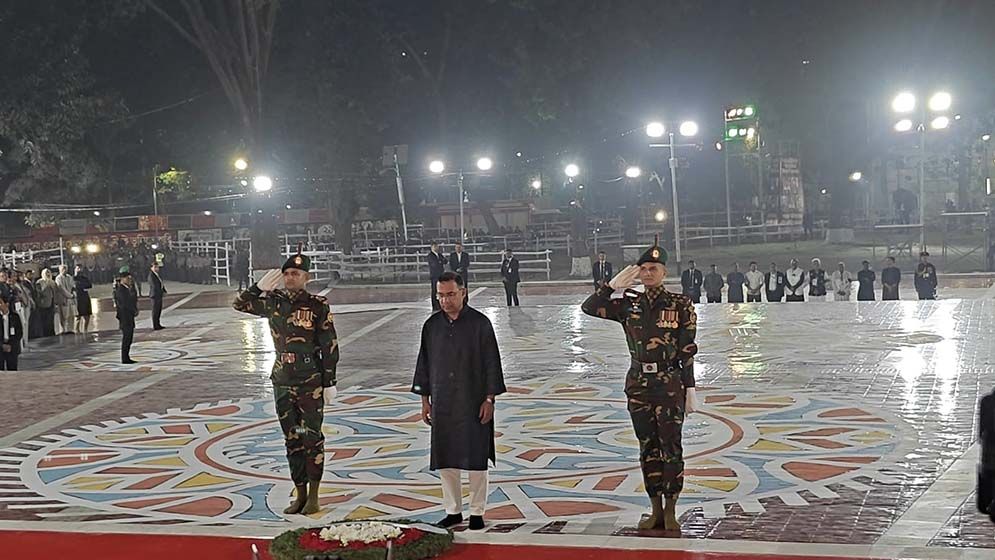 একুশের প্রথম প্রহরে ভাষা শহীদদের প্রতি রাষ্ট্রপতি ও প্রধানমন্ত্রীর শ্রদ্ধা