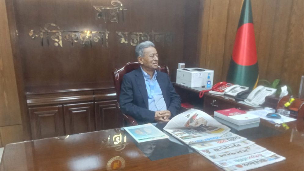 ফুল নেওয়ার চেয়ে আমি কাজ করতে বেশি পছন্দ করি