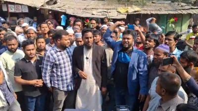 বিএনপি ফ্যামিলি কার্ডের কথা বলে আবার বিরোধী দলের বাড়িঘর ভাঙচুর করে: আখতার