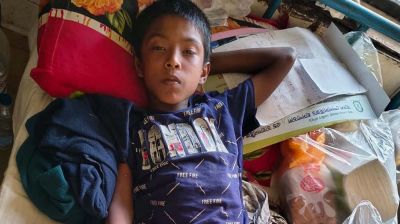 টাঙ্গাইলে হাসপাতালের বেডে কাতরাচ্ছে পথশিশু সিয়াম, নেই পরিবারের খোঁজ