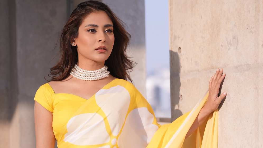 ১৪ বোতল মদসহ আটকের খবর নিয়ে যা বললেন মেহজাবীন