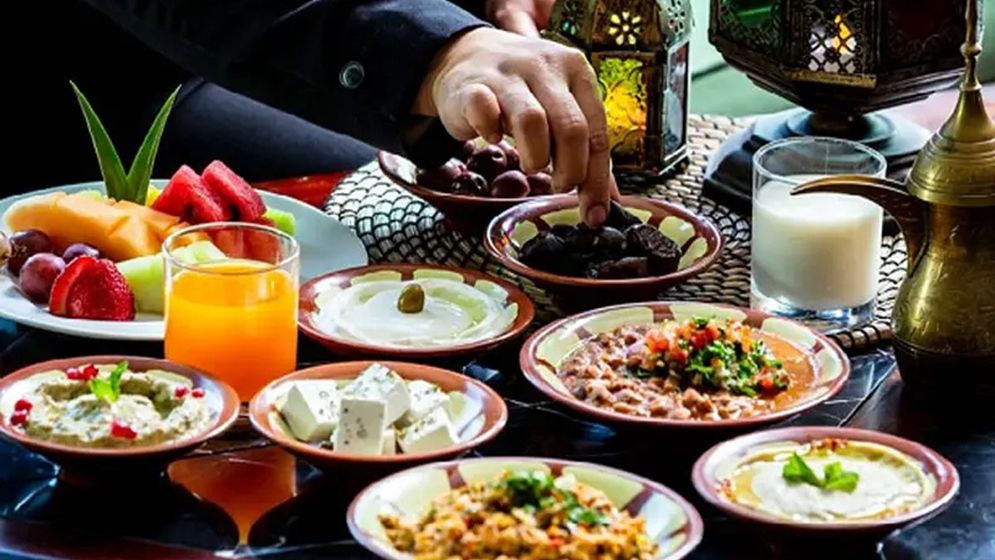 ইফতারে কোন খাবার স্বাস্থ্যের জন্য বেশি উপকারী, জেনে নিন