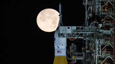 প্রায় অর্ধশতাব্দী পর আবারও চাঁদে যাচ্ছে মানুষ