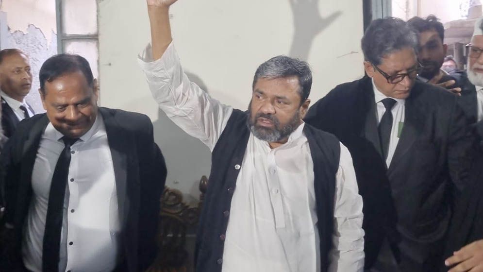 সাবেক এমপিদের জামিন নিয়ে বরিশালে তোলপাড়