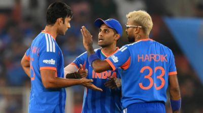 ভারতকে কোণঠাসা করে দিল উইন্ডিজ, মেলাতে হবে আরও কঠিন সমীকরণ