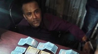 গৌরনদীতে জালটাকাসহ ব্যবসায়ী আটক