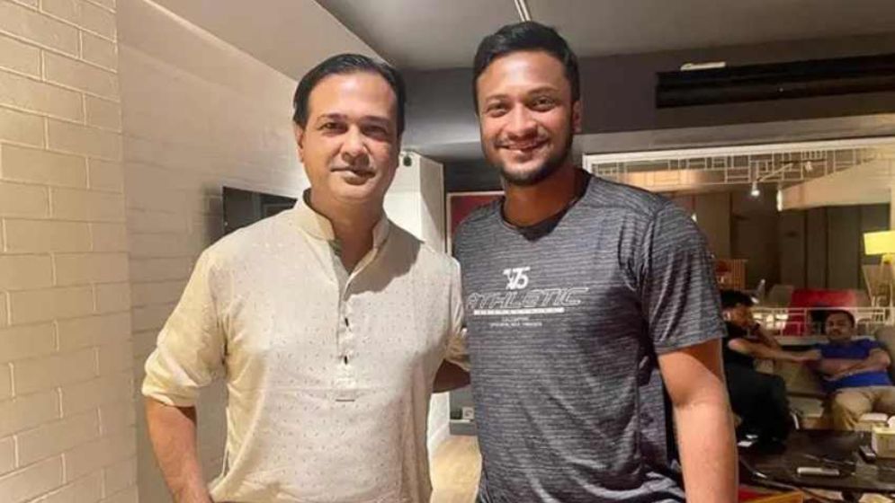 পাকিস্তান সিরিজে দেশে আসবেন সাকিব,  প্রত্যাশা আসিফ আকবরের