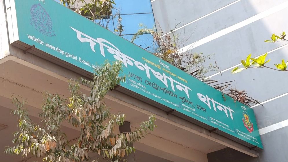 দক্ষিণখানে নির্মাণ কাজে বাধা, চাঁদা দাবির অভিযোগ