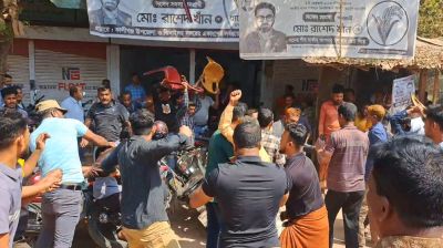 রাশেদ খানের সামনেই বিএনপির দুগ্রুপের হাতাহাতি, পুলিশের ওপর হামলা