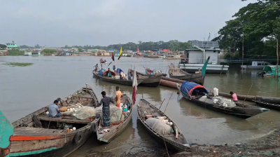 আগামী দুই মাস নদীতে মাছ ধরা নিষিদ্ধ
