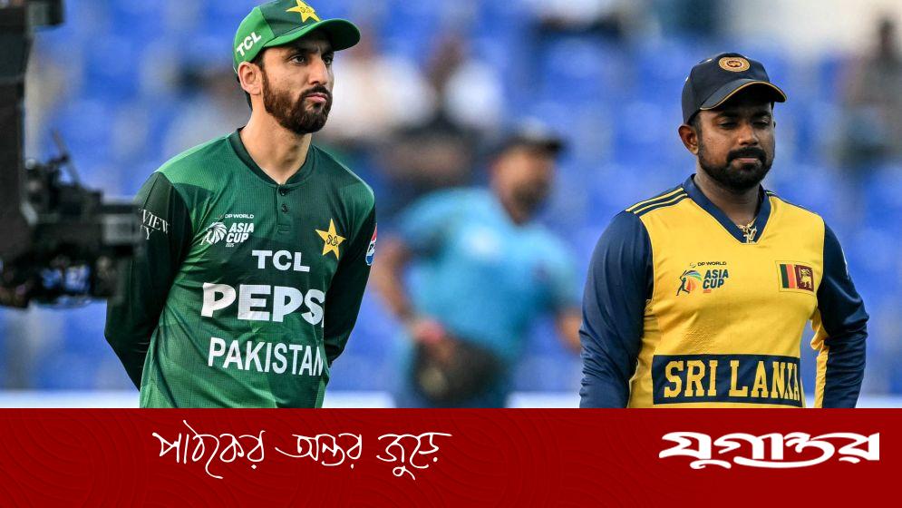 টি-টোয়েন্টি বিশ্বকাপে বাঁচা-মরার লড়াই: টস হেরে ব্যাটিংয়ে পাকিস্তান