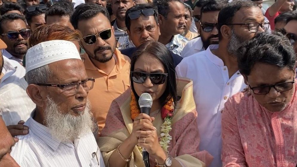 বাবার মতোই আমি নিজের জীবন উৎসর্গ করব: প্রতিমন্ত্রী পুতুল